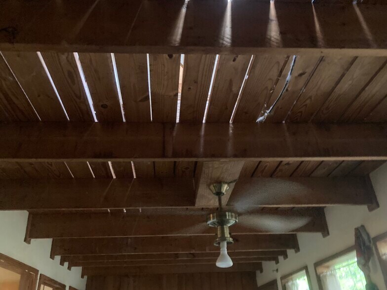 passive solar design allows for circulation - 341 Glendale Ave NE