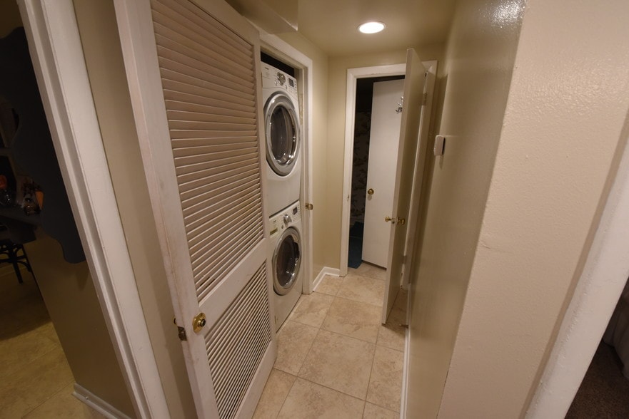 Building Photo - 55 Hanover Cir