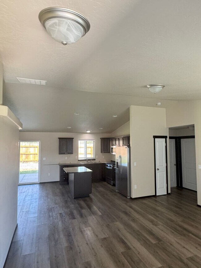 Building Photo - 363 Cardinal Pl