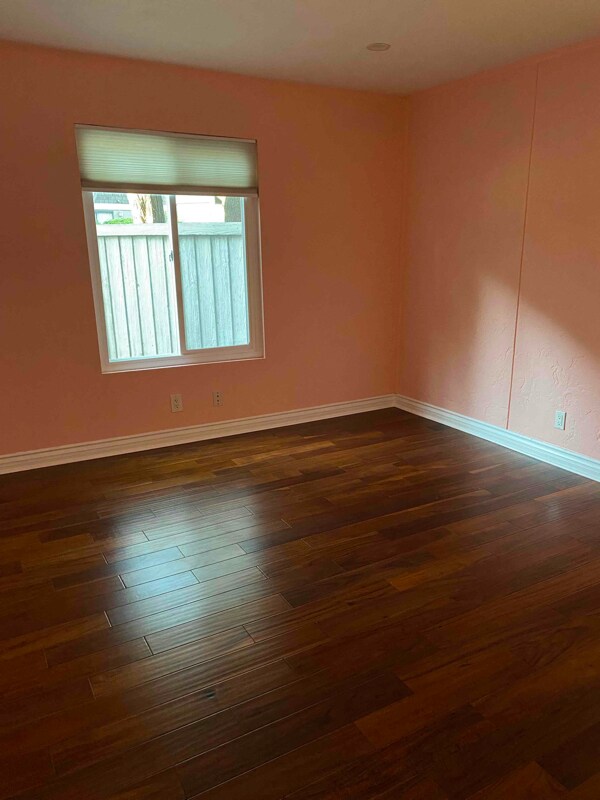 Building Photo - 45 Streamwood