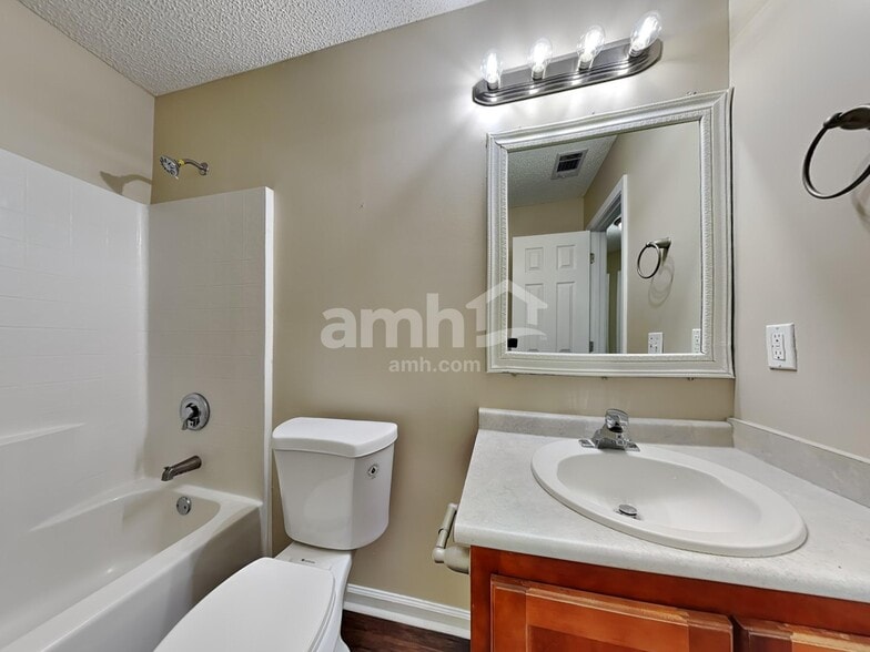 Building Photo - 28 Blue Lake St