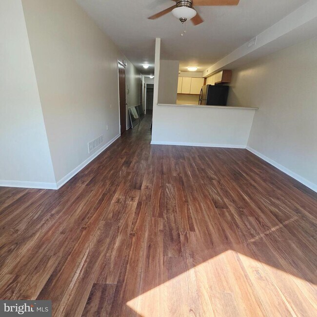 Building Photo - 532 S 15th St