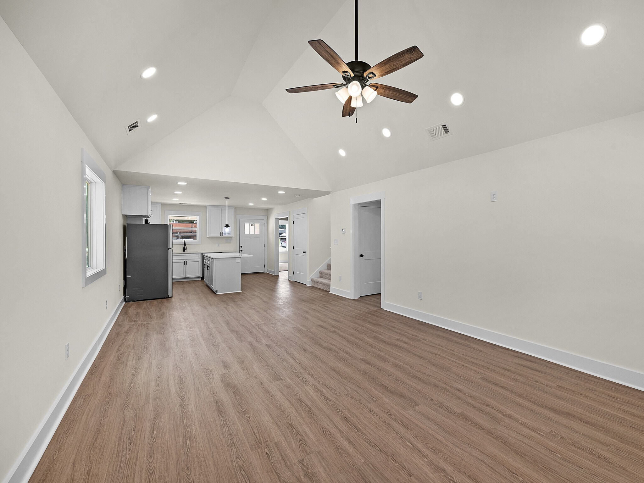 Building Photo - 161 W Grand St