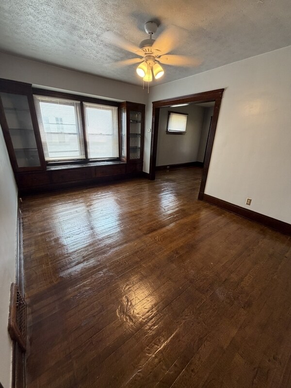Building Photo - 1557 Cohassett Ave