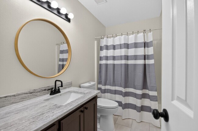 Building Photo - 2725 Valley Forge Dr
