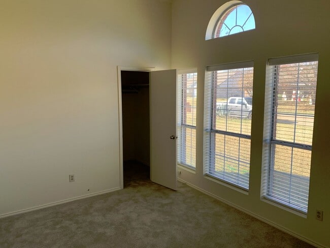 Building Photo - Single Family Home