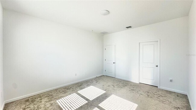 Building Photo - 683 Daring Dr