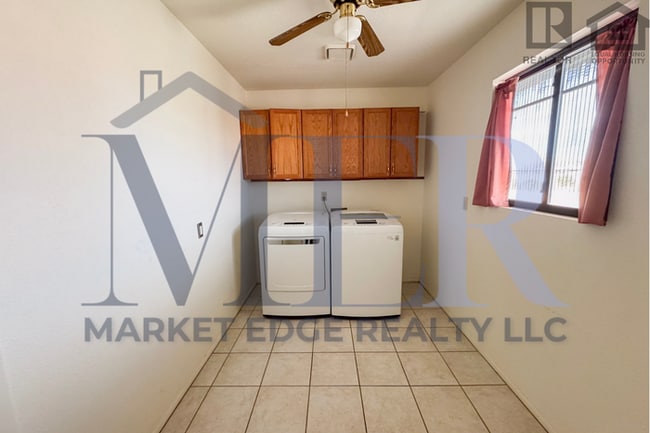 Building Photo - 2Bed/1.5Bath House in Arizona City! Ready for Immediate Move-In! -- RV GATE! NO HOA!