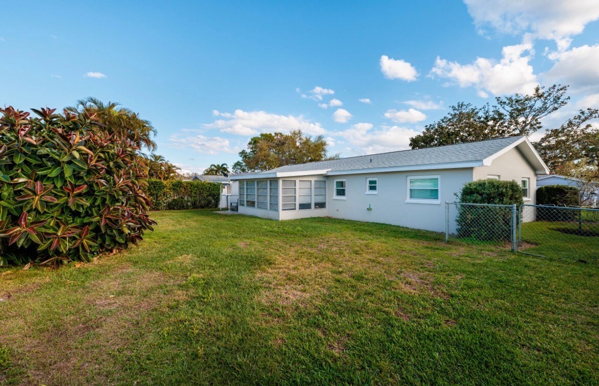 Building Photo - 12993 89th Ave