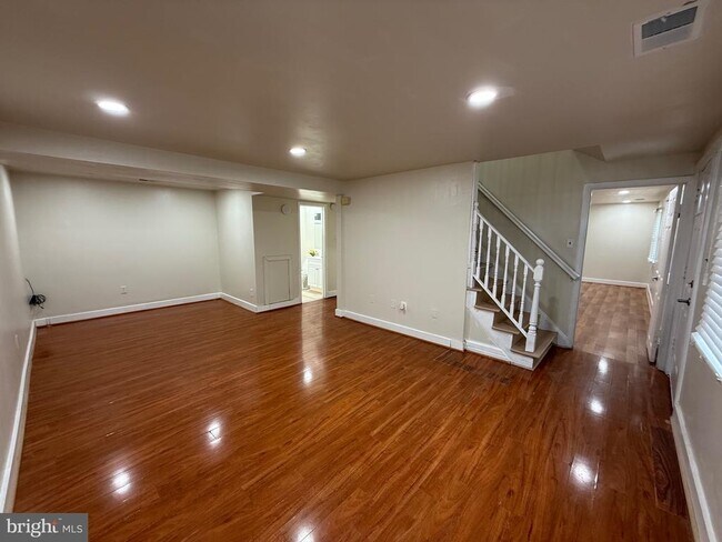 Building Photo - 4302 Hendricks Dr