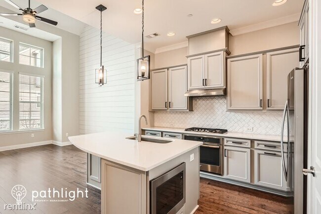 Building Photo - 3 br, 3 bath House - 1068 Moorewood Lane UNIT