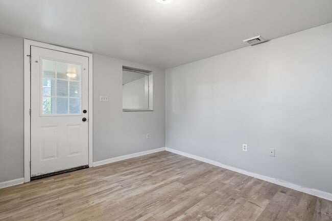 Building Photo - Newly Renovated 2 bedroom home in Carnegie available now!