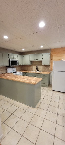 Primary Photo - 201 Valley St