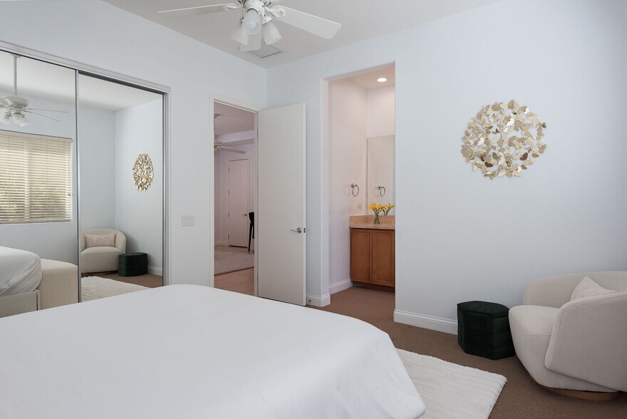 Building Photo - 45 Vista Encantada