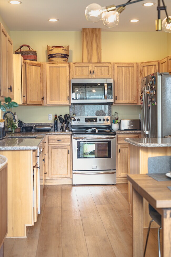 Kitchen - 11605 NW 35th Ave