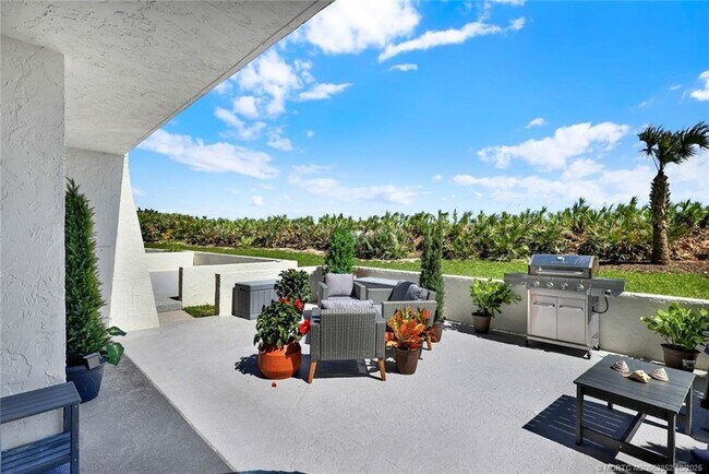 Building Photo - 10680 S Ocean Dr