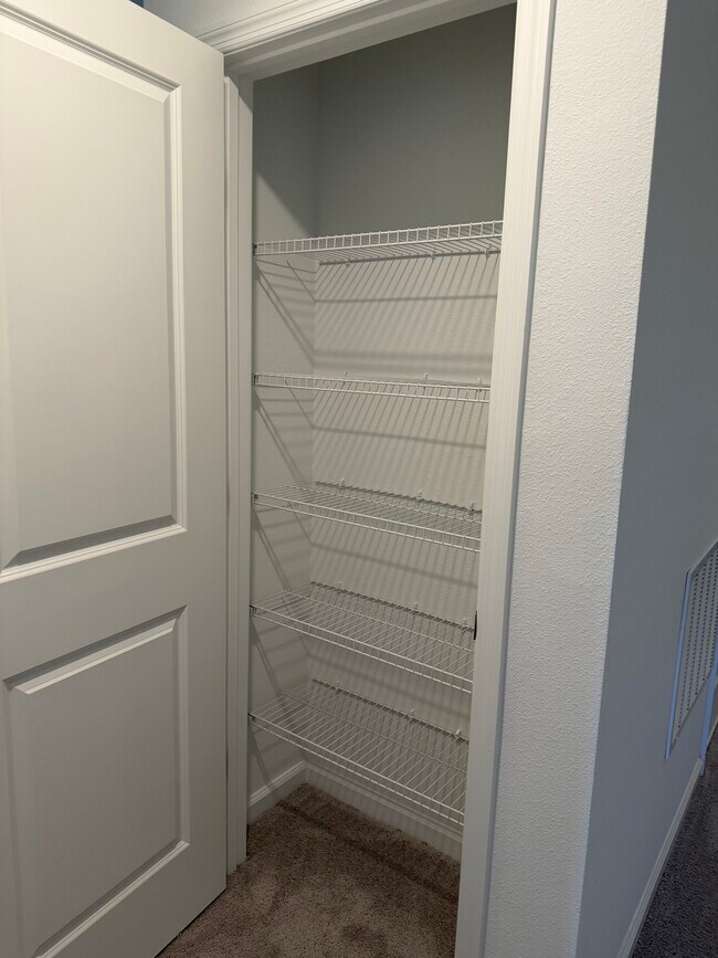 Building Photo - 3353 Vesara Dr