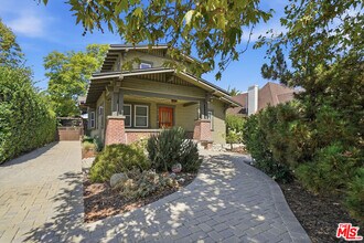 Building Photo - 613 N Lucerne Blvd
