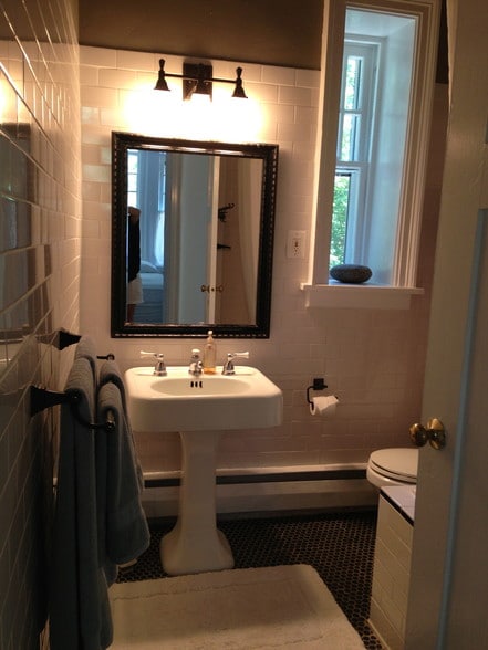 Full Bath - 801 Gramatan Ave