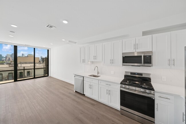 Building Photo - 32 Jones St