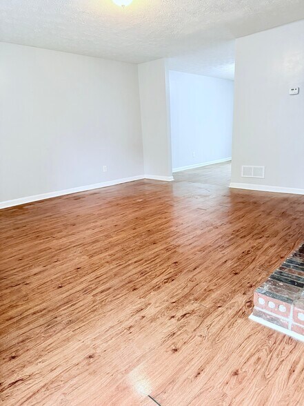 Building Photo - 280 Timber Creek Ln SW