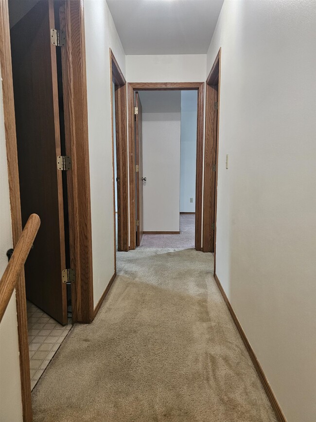Building Photo - 7305 W Valley Ridge Dr
