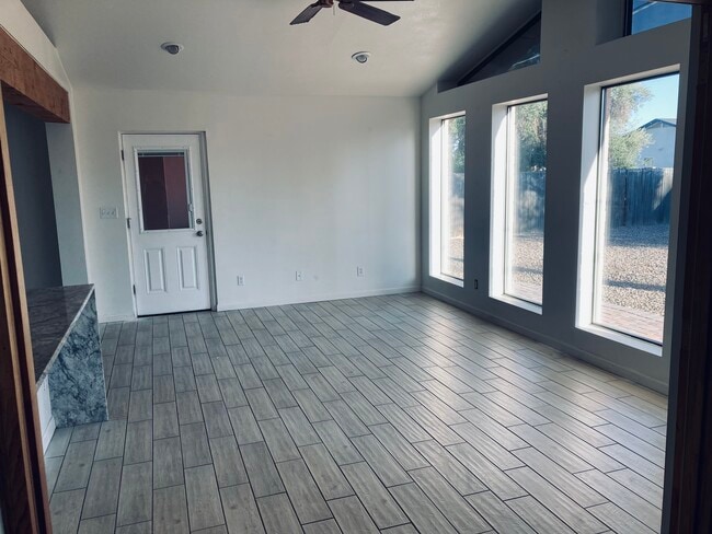 Building Photo - 6701 E Wilshire Dr