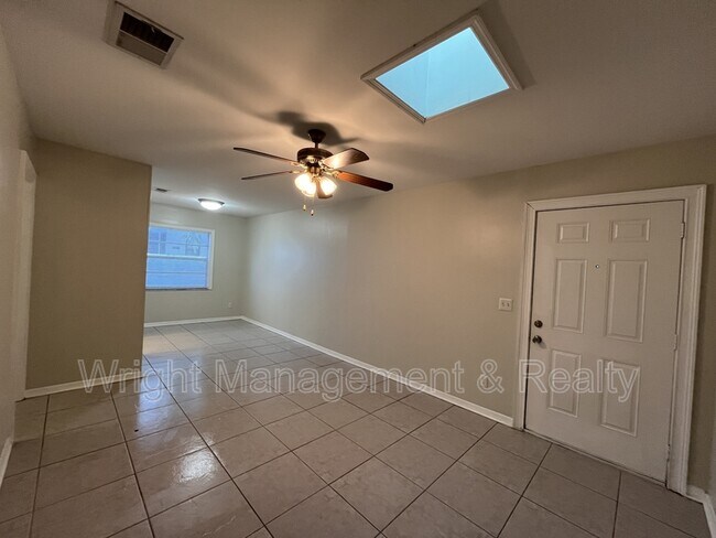 Building Photo - 505 S Westland Ave