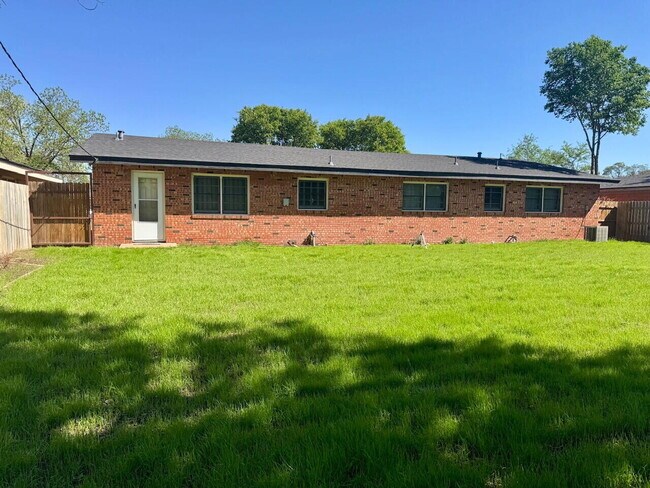 Building Photo - 2823 54th St