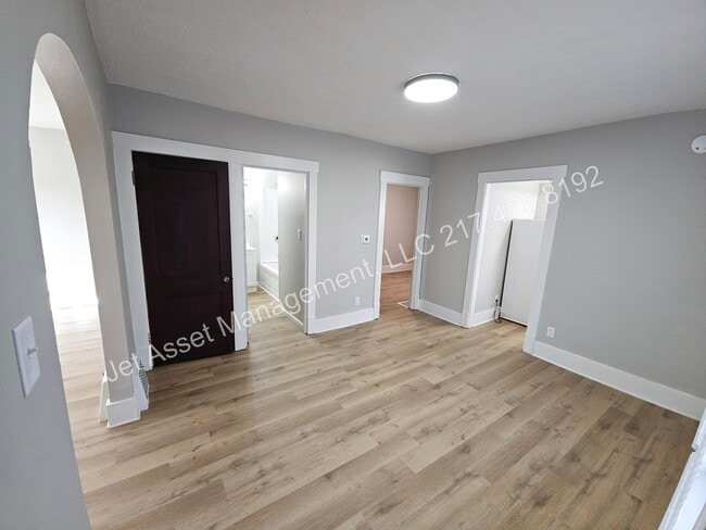 Building Photo - Beautifully updated 2 bedroom home for rent!