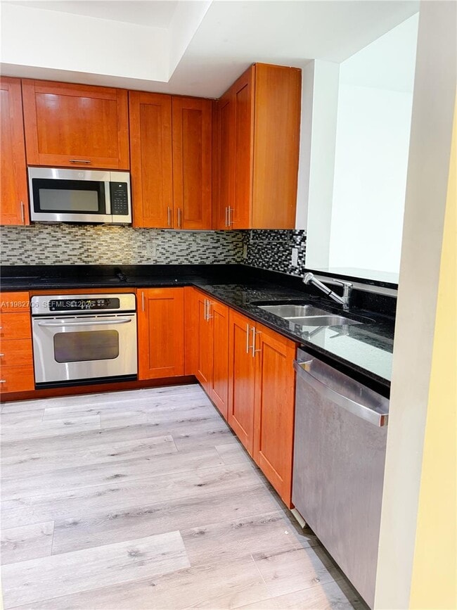 Building Photo - 3340 NE 190th St