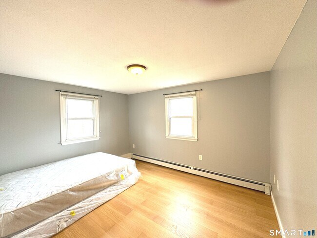 Building Photo - 270 S Windham Rd