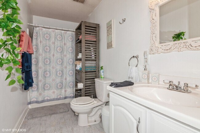 Building Photo - Long or Short term , NO HOA, fully furnished rental in SC!