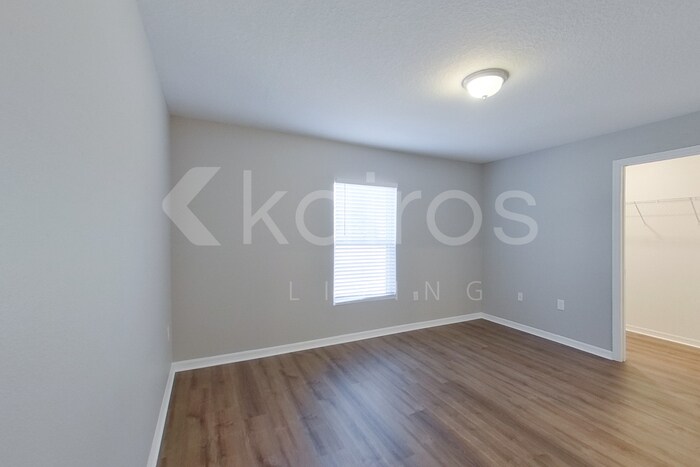 Building Photo - 9810 N Santee Terrace