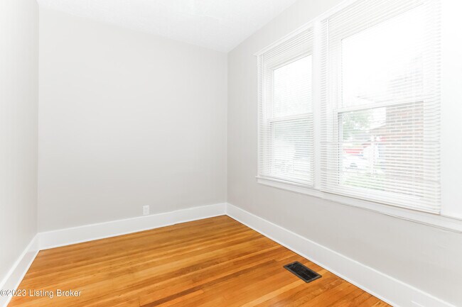 Building Photo - 243 S 43rd St