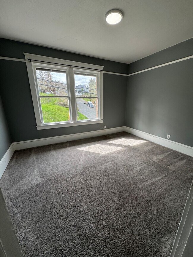 Building Photo - 811-813 Franklin Ave.