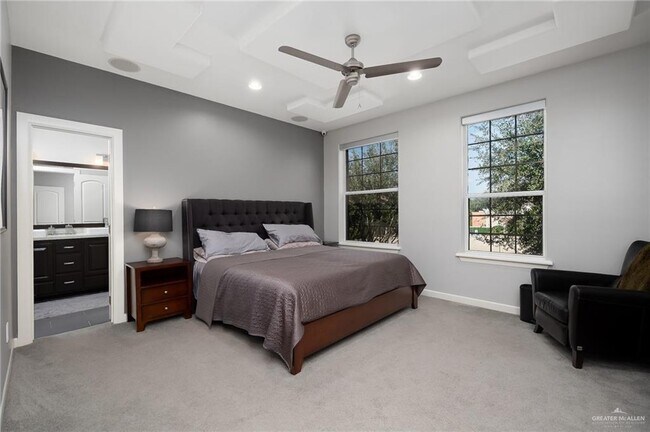 Building Photo - 305 Ulex Ave