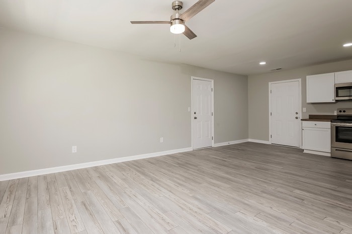 Building Photo - 1885 Hazelwood Dr