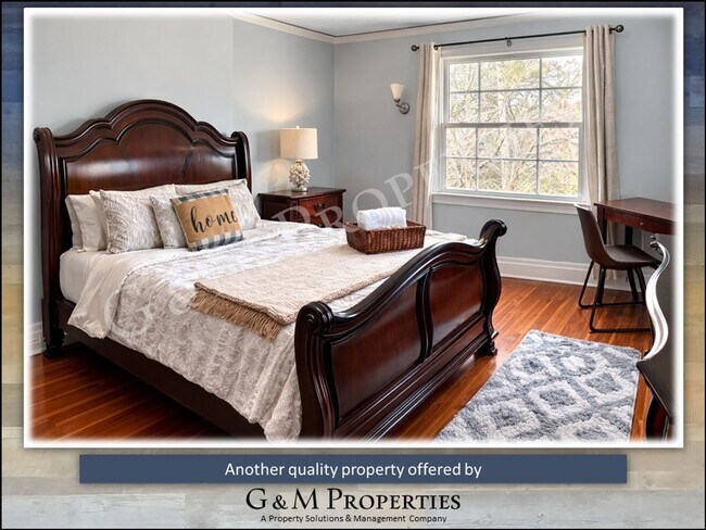 Building Photo - Rare Park Ave Rental – Spacious 3-Bedroom with Original Charm
