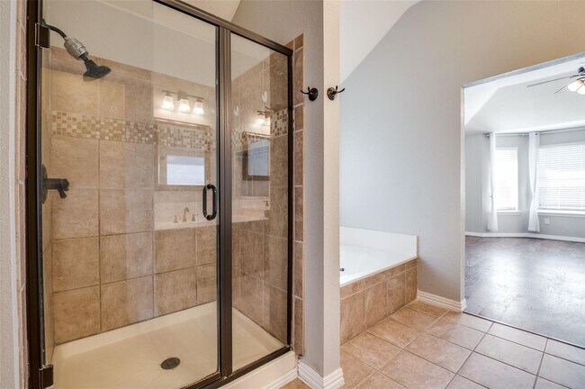 Building Photo - Amazing 3 Bed, 2 Bath Rental Available in ...