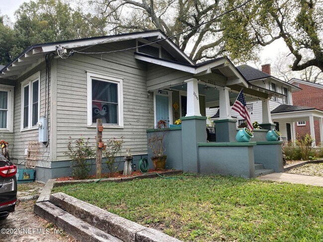 Building Photo - 2250 Myra St