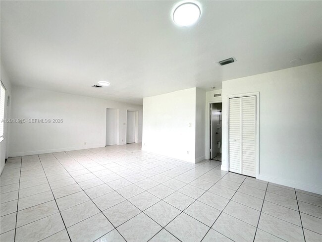 Building Photo - 1740 SW 47th Ave