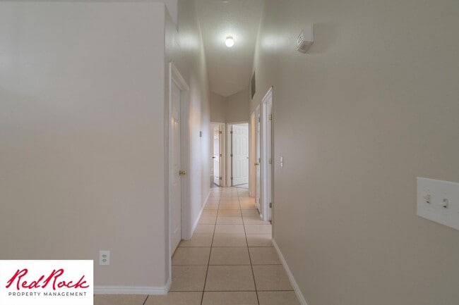 Building Photo - Charming 3 Bed, 2 Bath Home in the Heart of St. George!