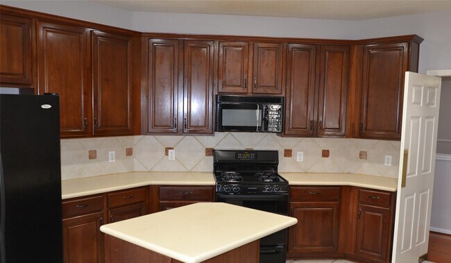 Building Photo - 22755 Cascade Springs Dr