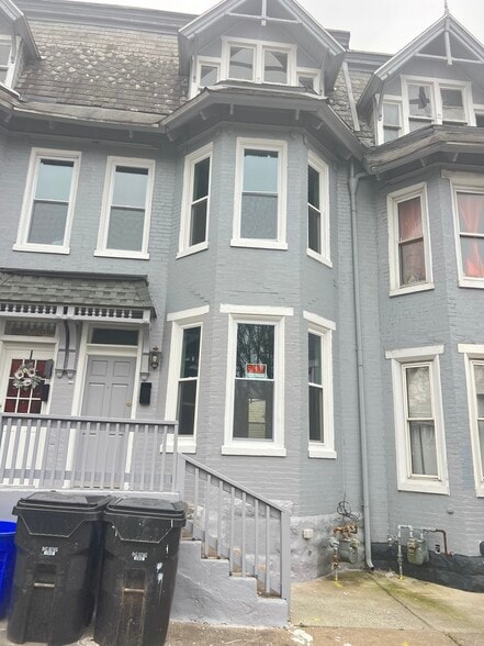 Front of property - 1807 Market St