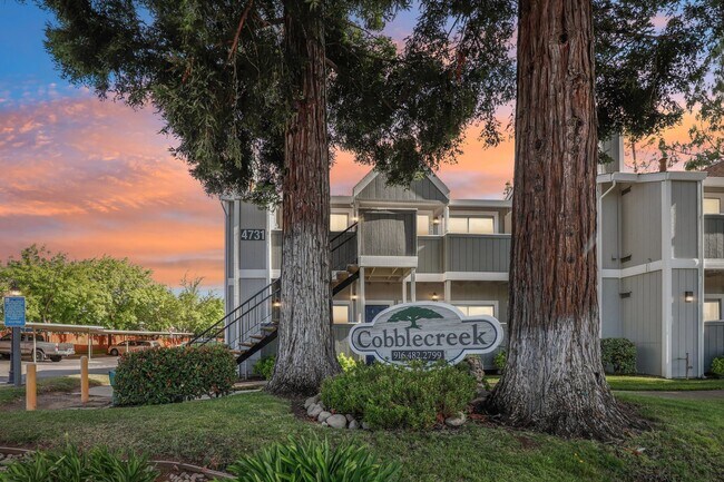 Building Photo - Cobble Creek