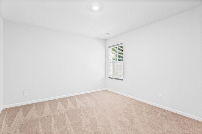 Building Photo - 504 Minim St