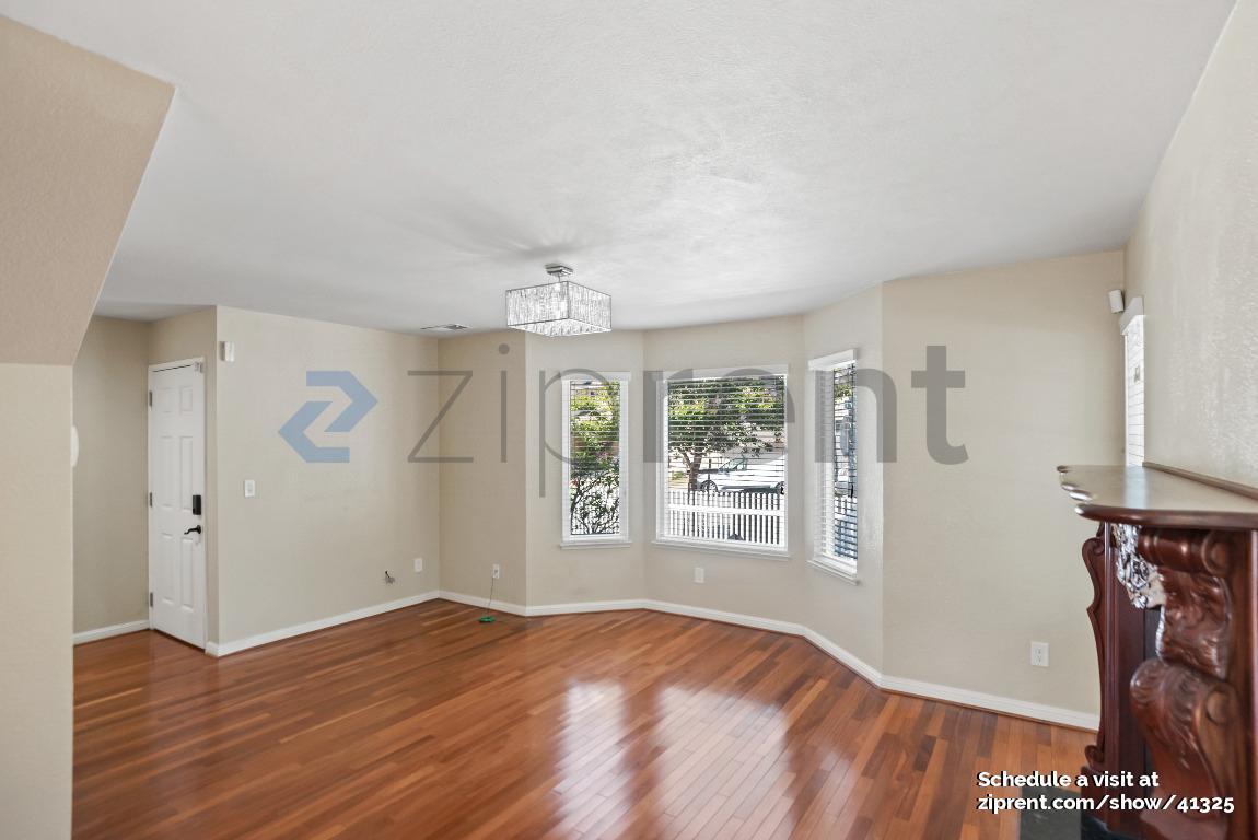 Building Photo - 35685 Terrace Dr