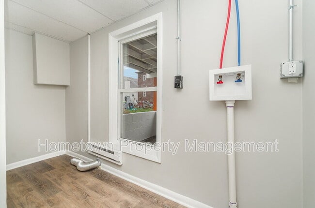 Building Photo - 606 North St