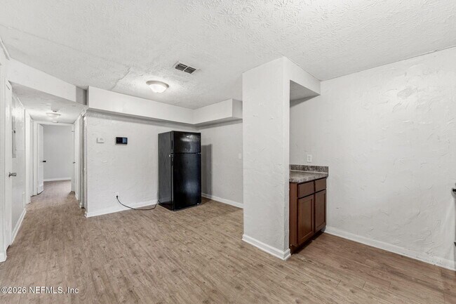 Building Photo - 744 Mackinaw St